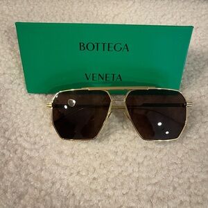 BOTTEGA VENETA aviator sunglasses